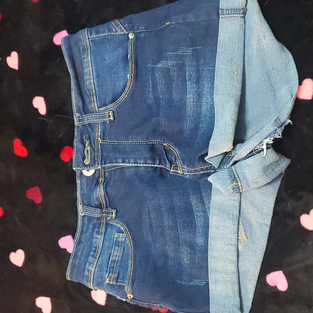 FREE WITH ANY BUNDLE PURCHASE. Lightly worn denim shorts. Size juniors 5